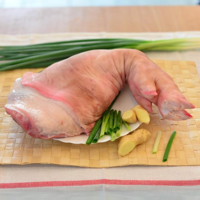 豬前腳(剖半切塊)*1-Pork Hock (Cut in Half),家香豬,中央畜產